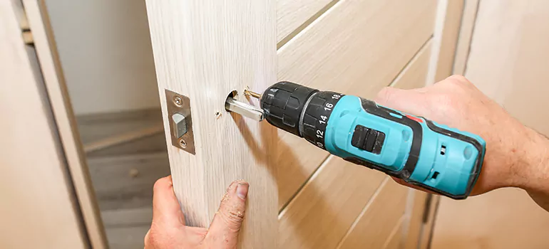 Old Door Knob Repair in Fort Lauderdale, FL