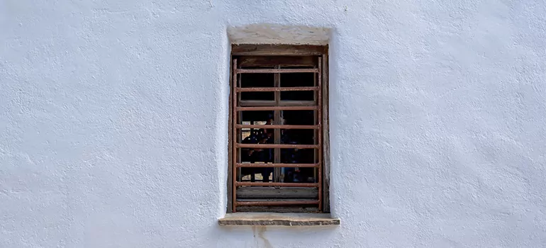 Residential Accordion Door Repair in Fort Lauderdale, FL